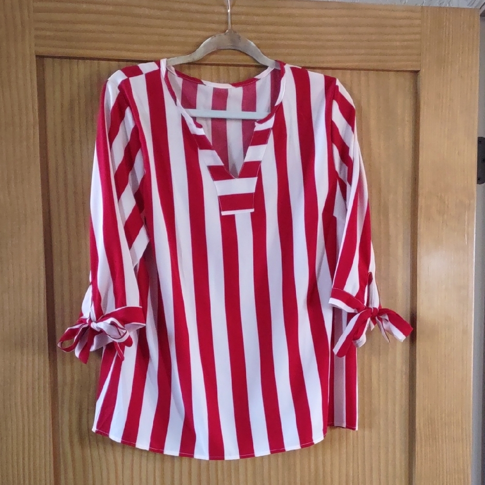Red and White Striped XL Women's Top 3/4 Sleeve With Bow V Neck